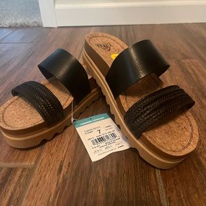 Reef Cushion Vista Hi size 7 - new with tags but no box